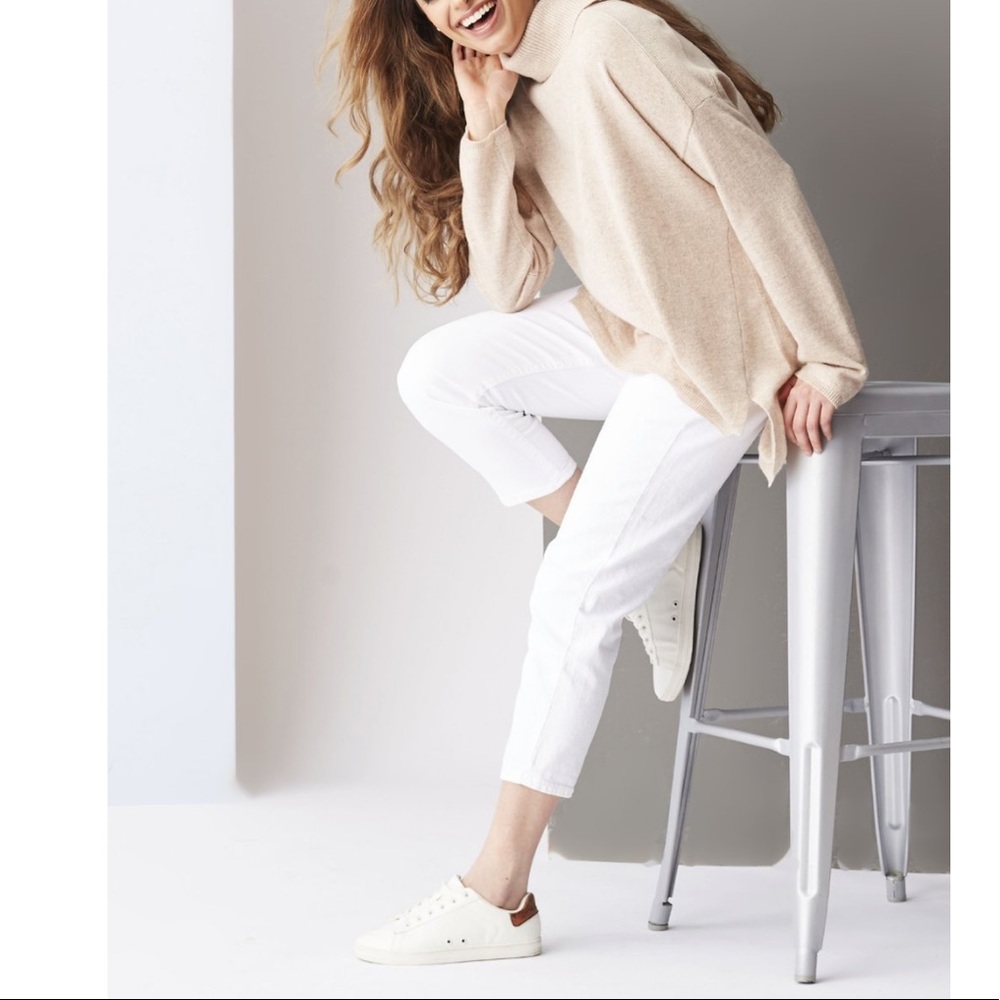 Silver Jeans White Capris